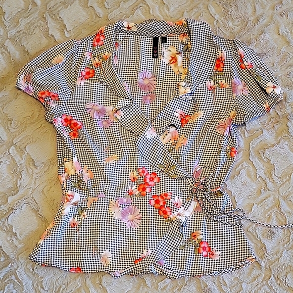 Retro Wrap Blouse - Picture 1 of 4
